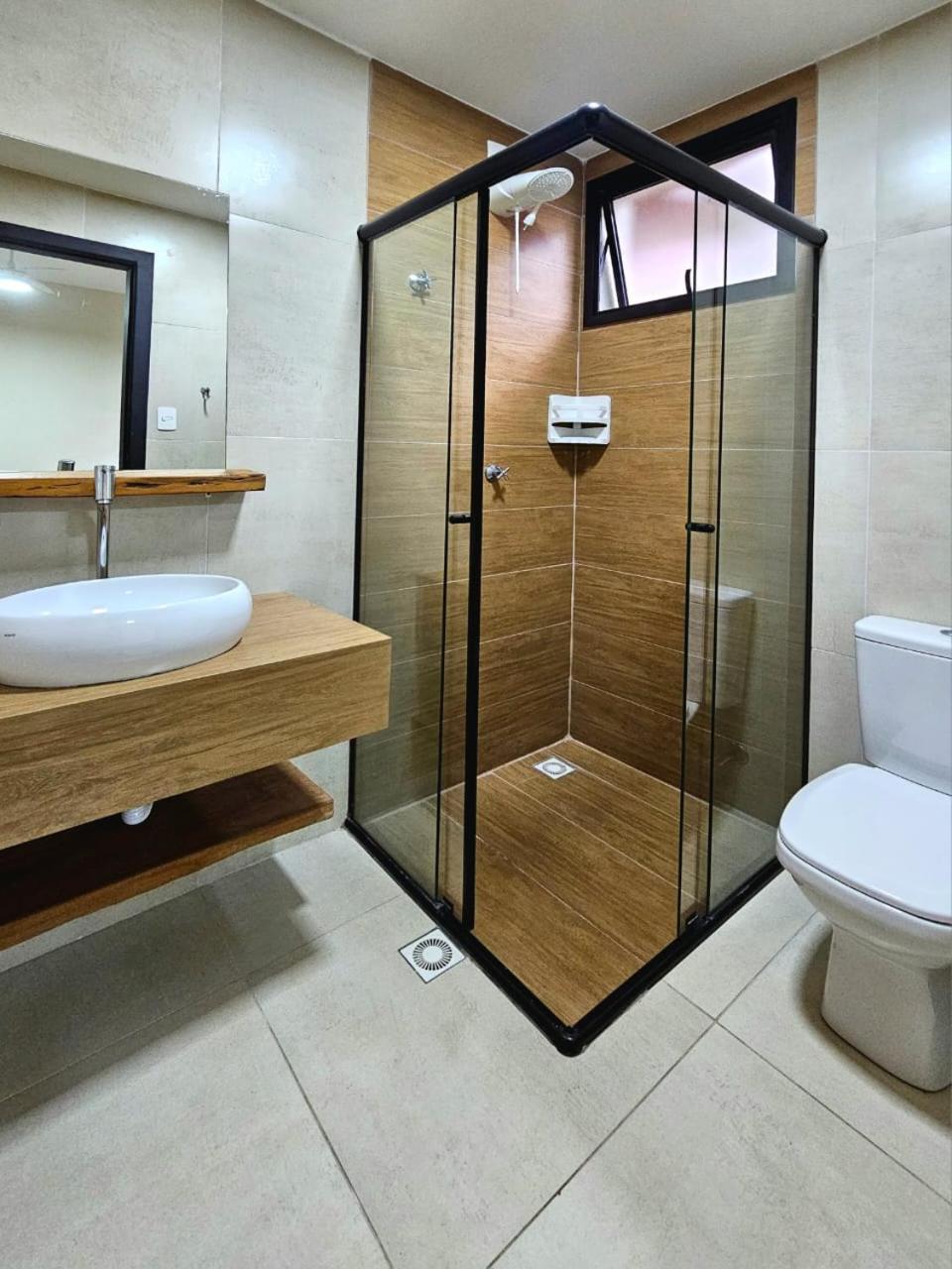 Apto Com 2 Dorm - Grande Apartamento